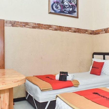 Reddoorz At Omah Wetan Sawojajar Malang Hotel Ngoại thất bức ảnh